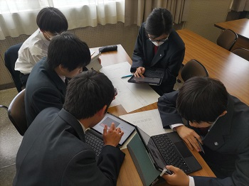 23 枚の写真が追加されました (9)